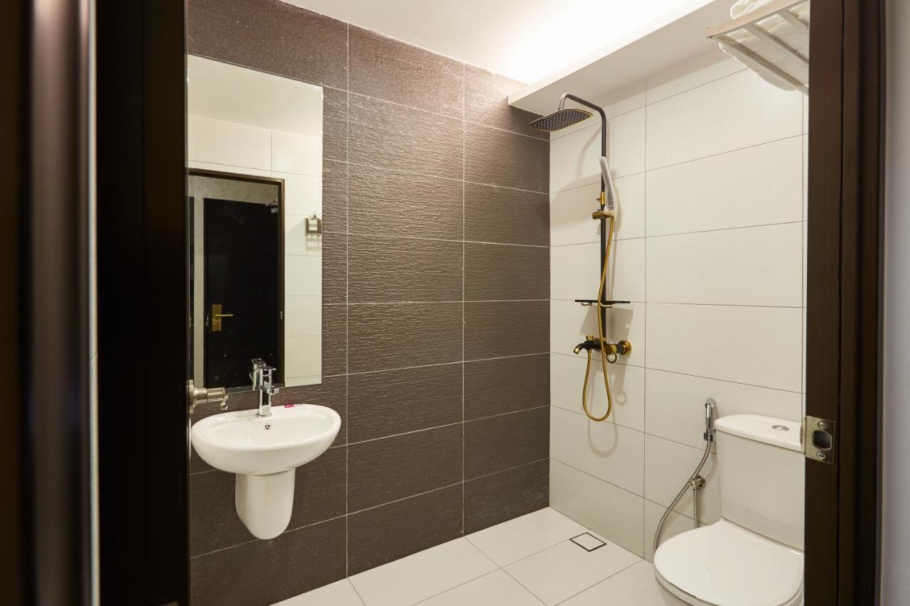 Dream Luxury Hotel Muar Extérieur photo