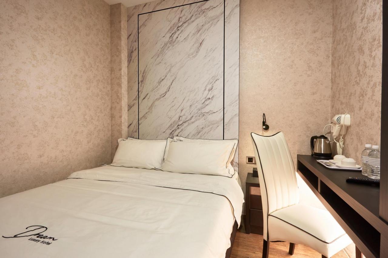 Dream Luxury Hotel Muar Extérieur photo