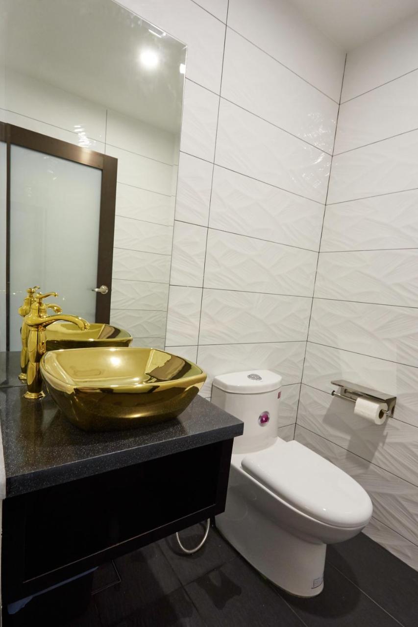 Dream Luxury Hotel Muar Extérieur photo