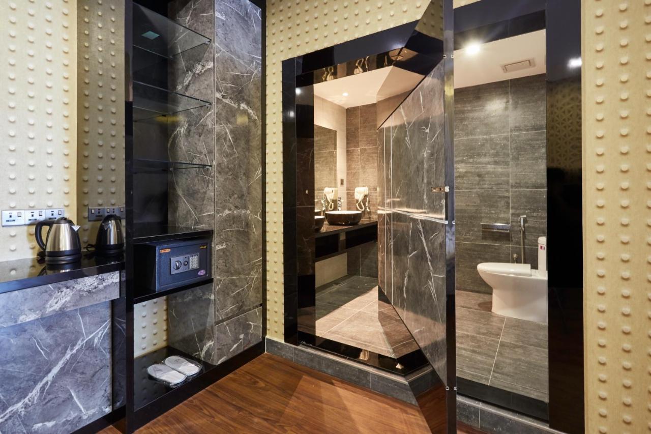 Dream Luxury Hotel Muar Extérieur photo