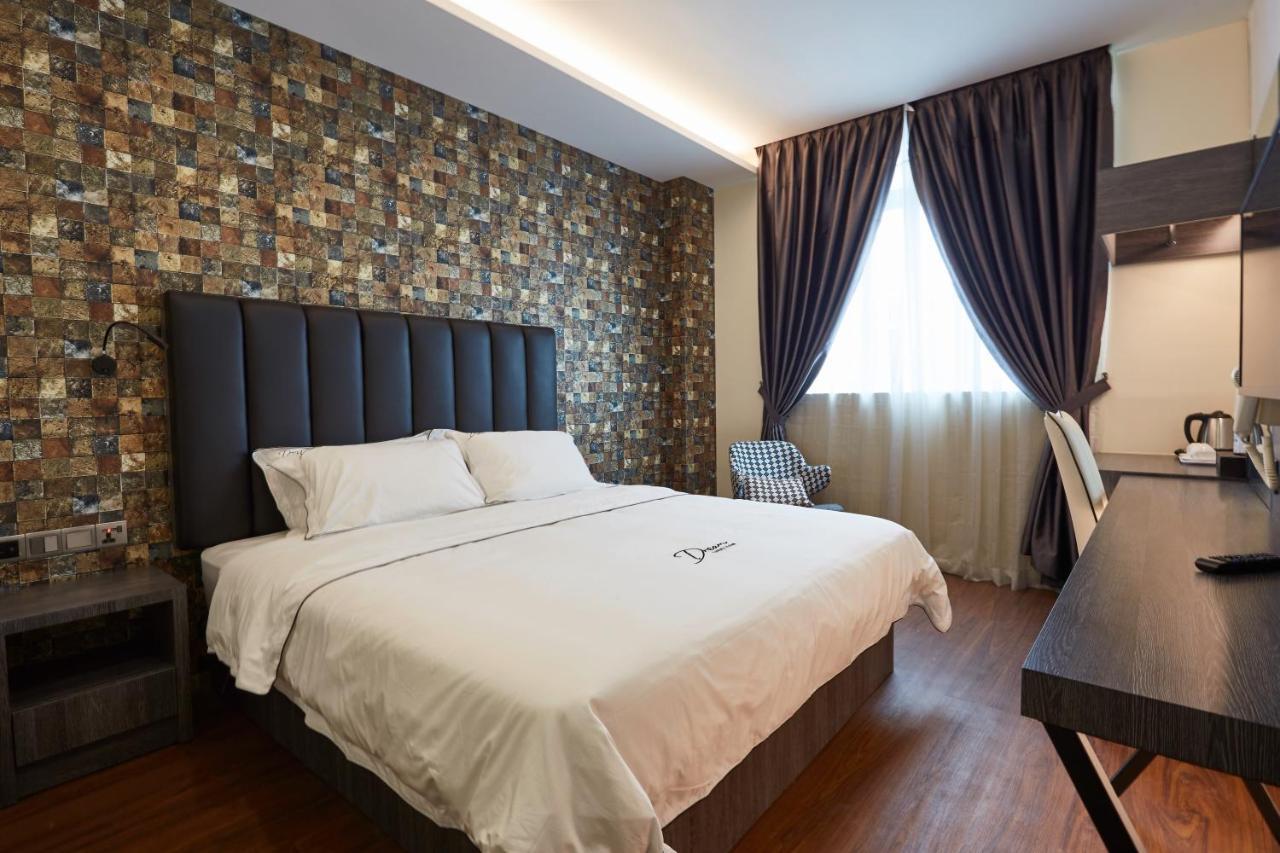 Dream Luxury Hotel Muar Extérieur photo
