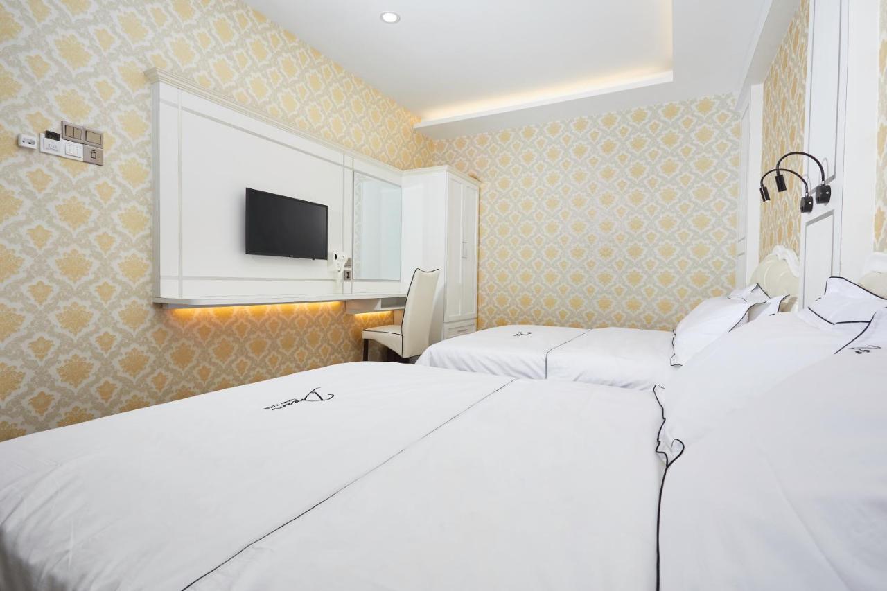 Dream Luxury Hotel Muar Extérieur photo