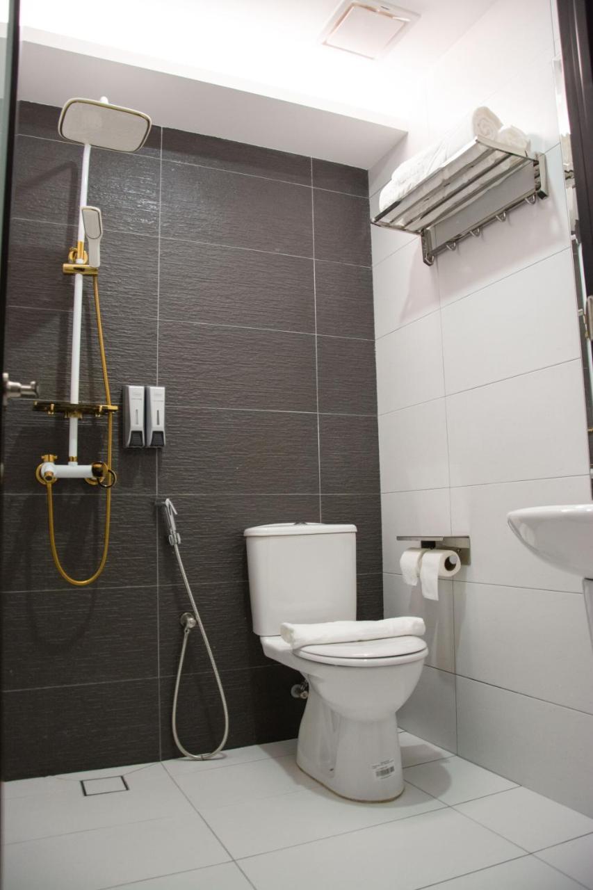 Dream Luxury Hotel Muar Extérieur photo