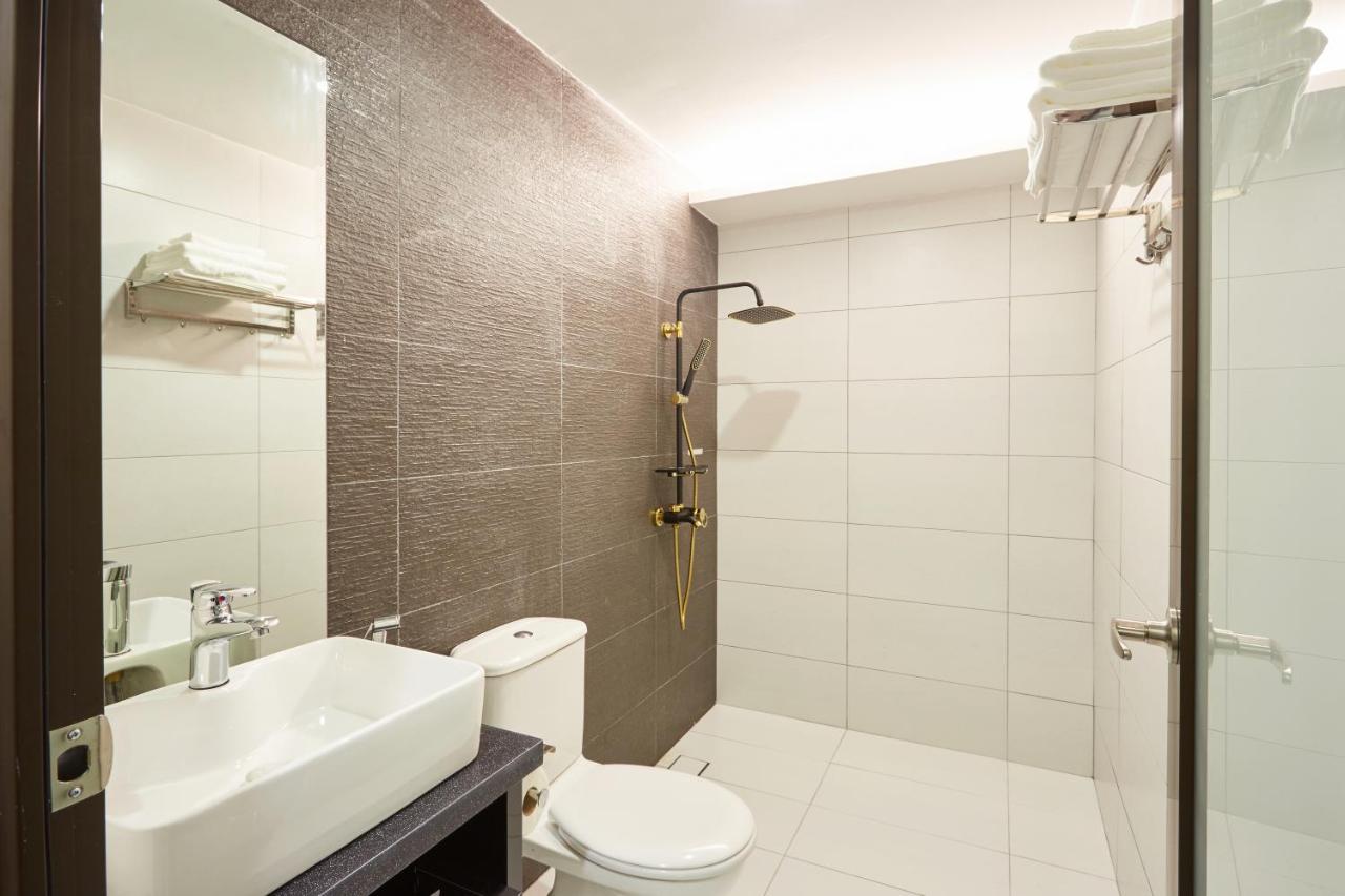 Dream Luxury Hotel Muar Extérieur photo